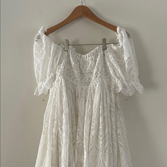 Elegant White Lace Maxi Dress - Picture 4 of 5